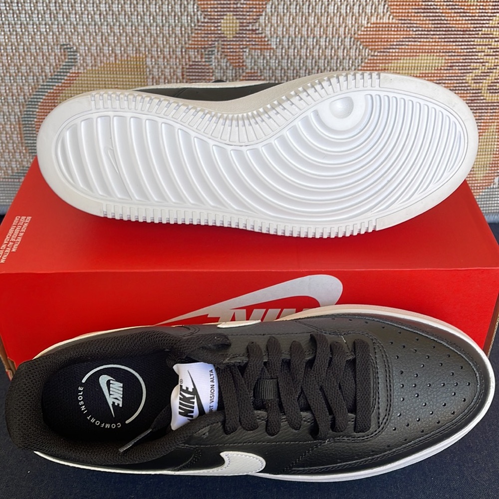 Nike WMNS Court Vision Alta
Black/White
Women's Athletic Shoes
Style DM0113-002 - Picture 3 of 16